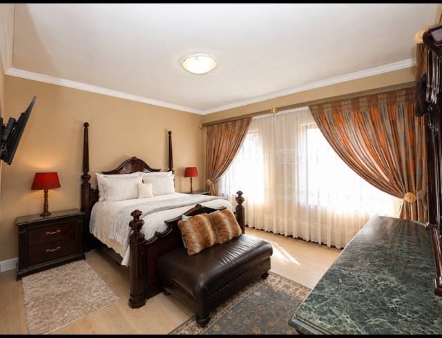 4 BEDROOM HOUSE FOR SALE IN MIDSTREAM ESTATE